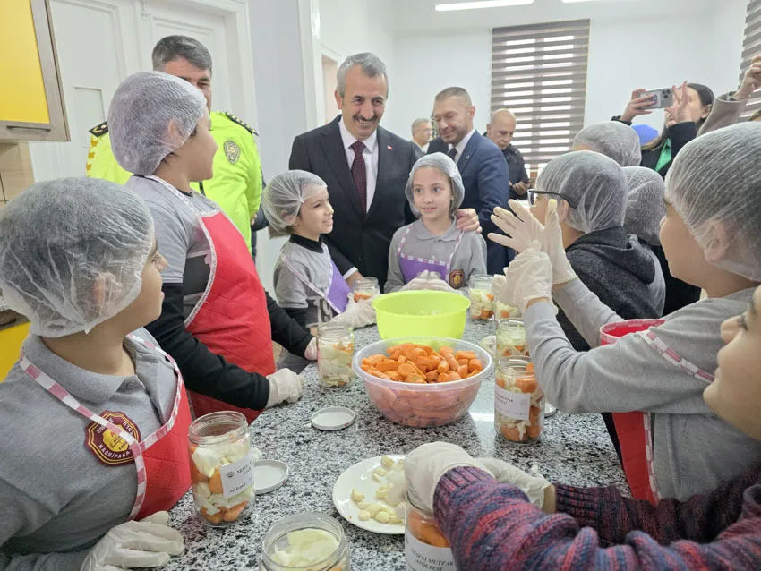 Yaşam Becerileri Evi öğrencileri hayata hazırlıyor