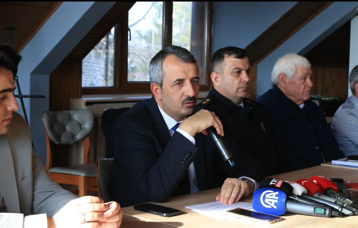 Vali Sezer, maddi sıkıntı içindeki Edirnespor için bir kez daha destek istedi