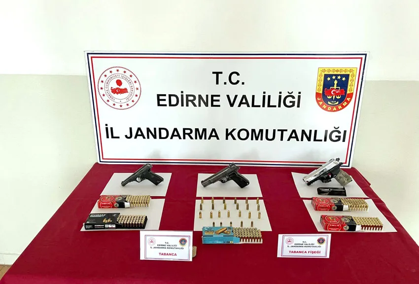Jandarmadan ruhsatsız tabanca operasyonu