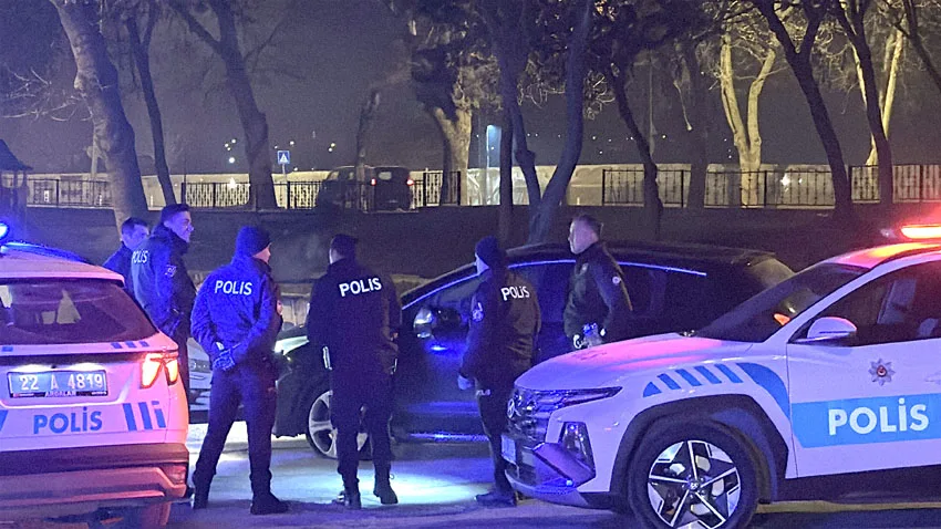 Polisin “dur” ihtarına uymadı, aracını bırakıp kaçtı