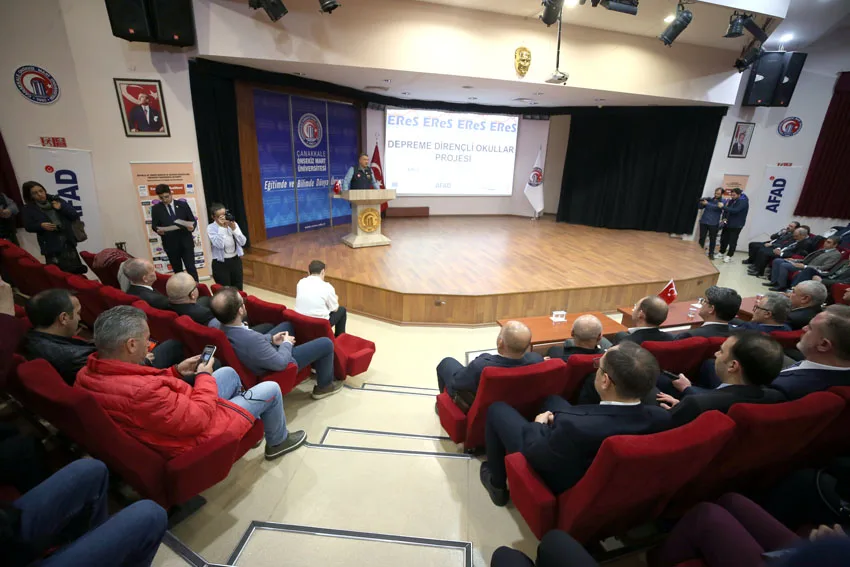 “Çanakkale’nin Deprem Tehlikesi ve Depreme Dirençli Okullar Çalıştayı” yapıldı
