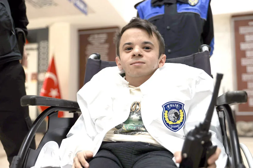 Genç Emre’nin polislik hayali gerçekleştirildi