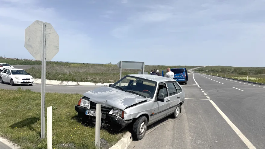 Edirne’de iki otomobilin çarpıştığı kazada 1 kişi yaralandı