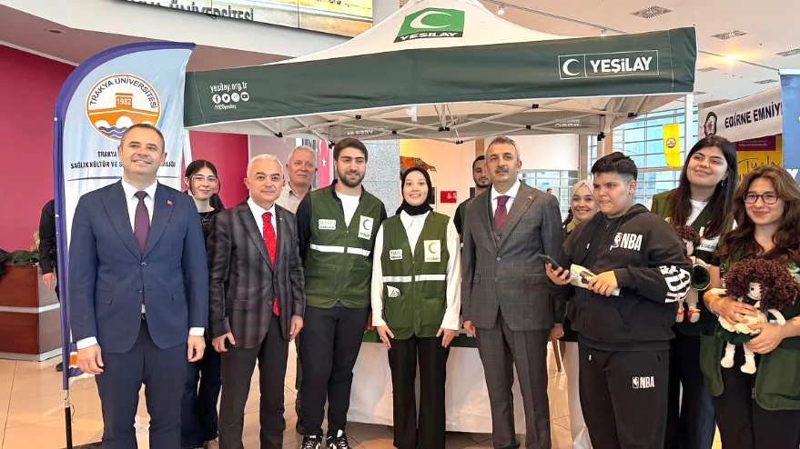 Edirne’de Yeşilay tiyatroseverleri bilgilendirdi