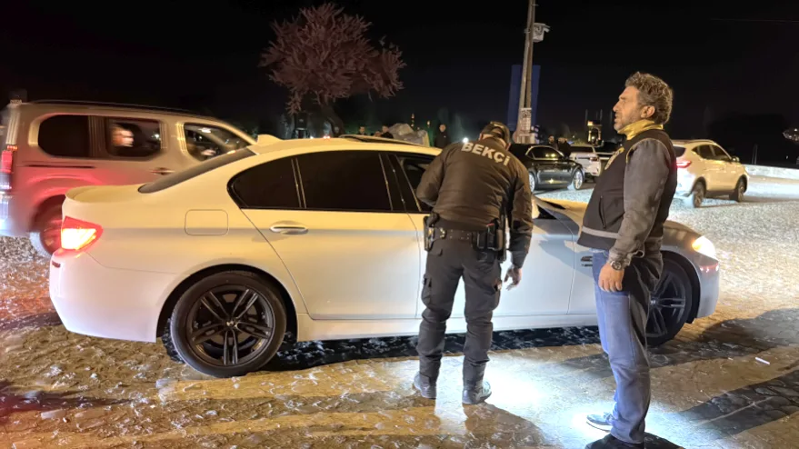 Denetiminden kaçan sürücü polis takibiyle yakalandı