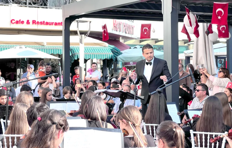 Edirne’de genç müzisyenler 23 Nisan konseri verdi