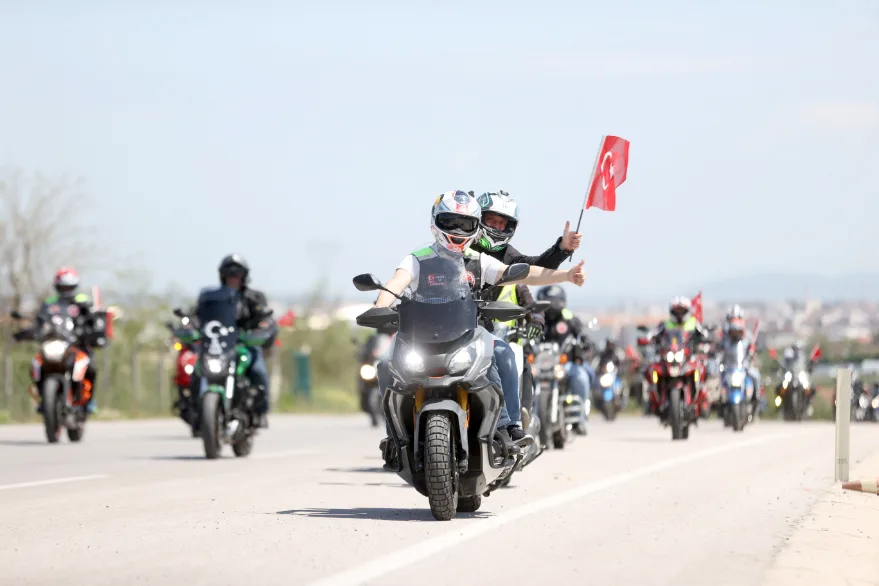 Kırklareli’nde motosiklet sürücüleri trafik kurallarına dikkati çekti