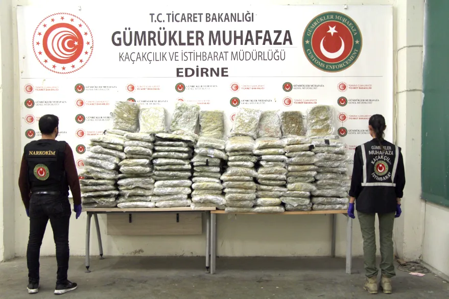Kapıkule’de otobüste 233 kilo 988 gram uyuşturucu ele geçirildi