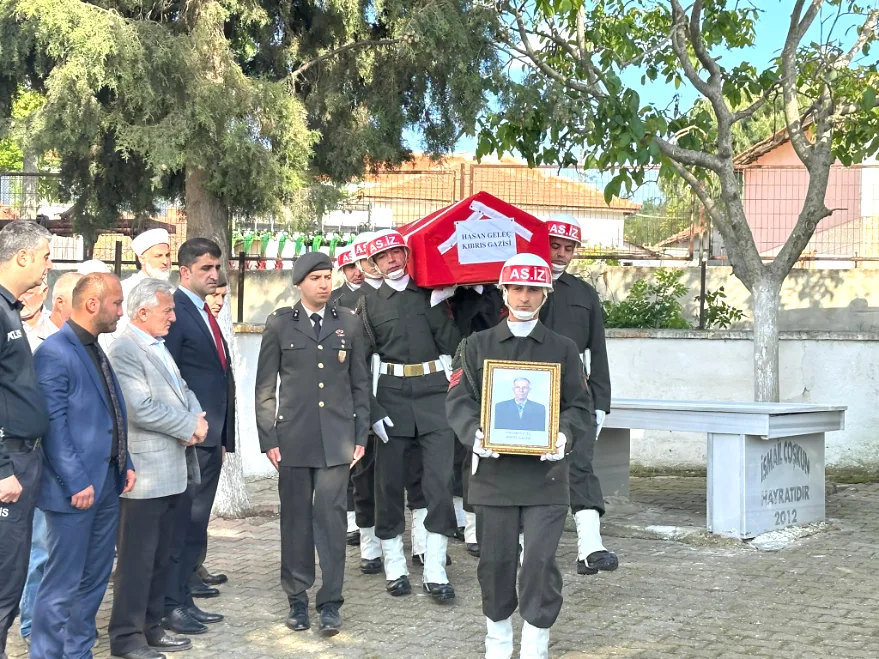 Edirne’de vefat eden Kıbrıs gazisi son yolculuğuna uğurlandı
