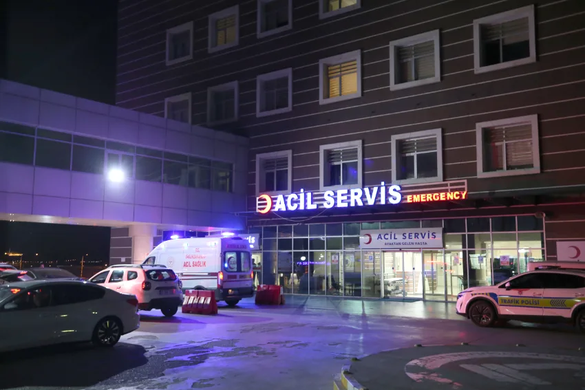 Çanakkale’de kovalamacada polis ekibinin çarptığı üniversite öğrencisi ağır yaralandı