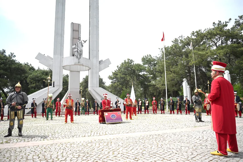 AA 20250524 38067871 38067858 EDIRNEDE JANDARMA MEHTERAN BIRLIGI LOZAN ANITINDA KONSER VERDI - Edirne’de fetih coşkusu