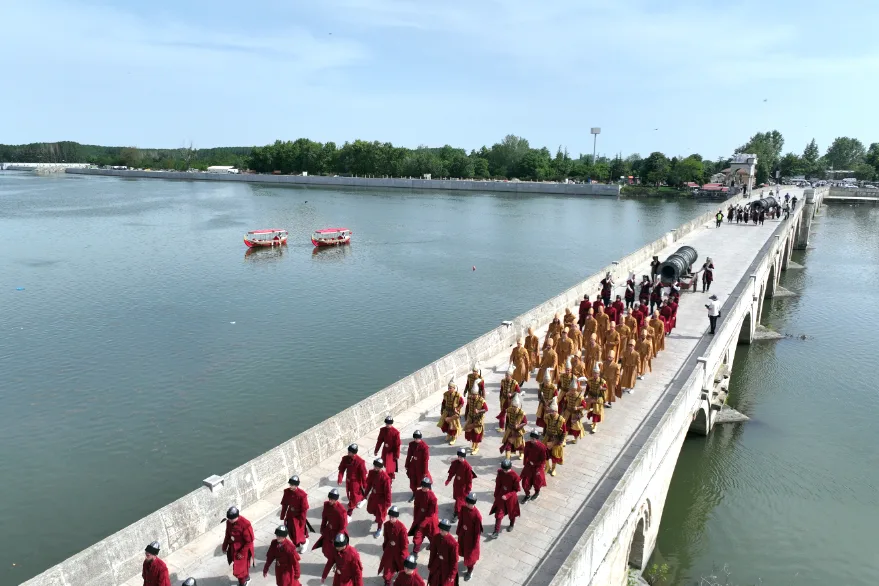 AA 20250524 38067871 38067868 EDIRNEDE JANDARMA MEHTERAN BIRLIGI LOZAN ANITINDA KONSER VERDI - Edirne’de fetih coşkusu