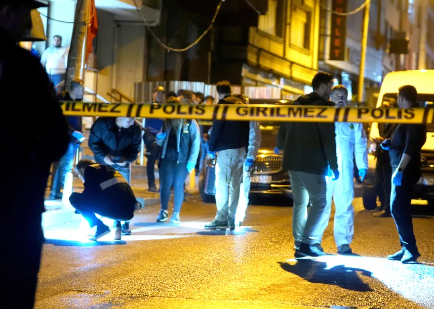 İstanbul’da eğlence mekanına patlayıcı madde atıldı: 3’ü ağır 7 kişi yaralandı