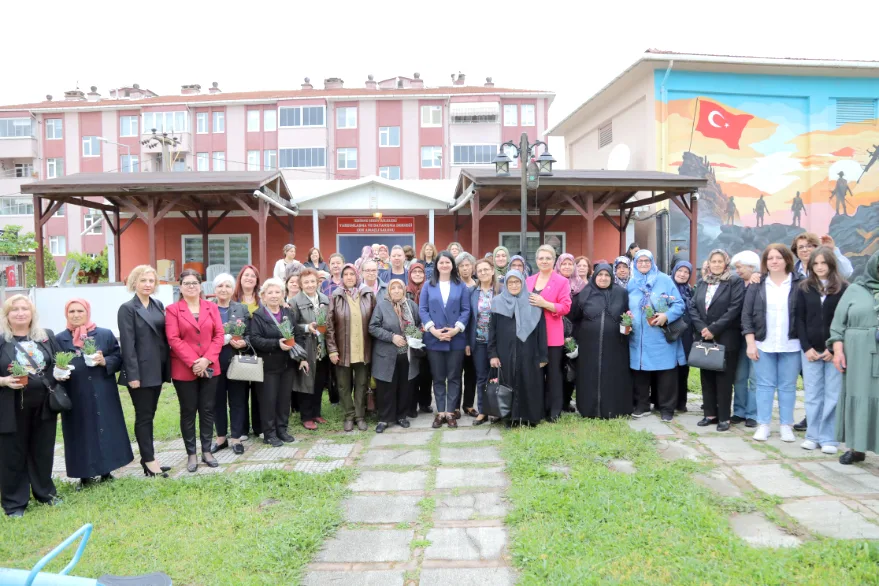 Anneler Günü öncesi anlamlı buluşma
