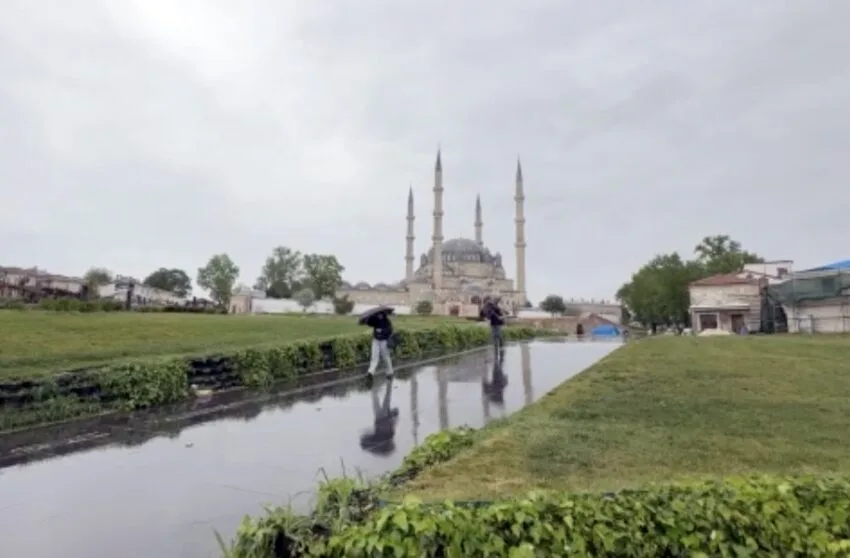Edirne’de sağanak etkili oldu