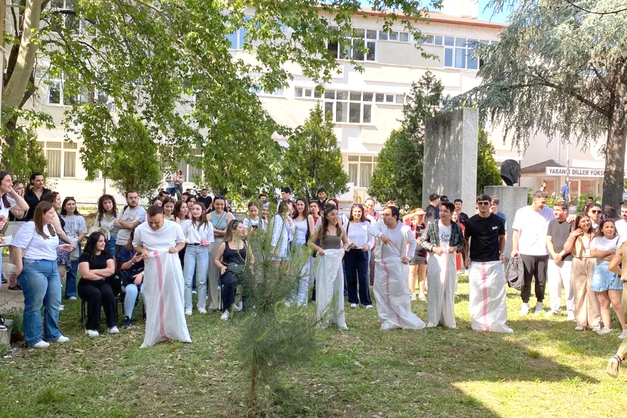 Uygulamalı Bilimler Fakültesinde renkli festival