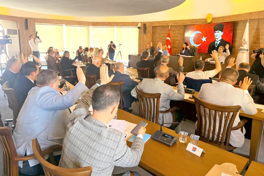 Mecliste ‘hukuk darbesi’ tartışması