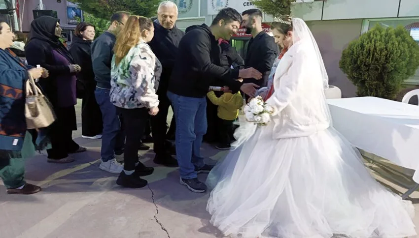 Tekirdağ’da engelli genç kızın gelinlik giyme hayali gerçek oldu