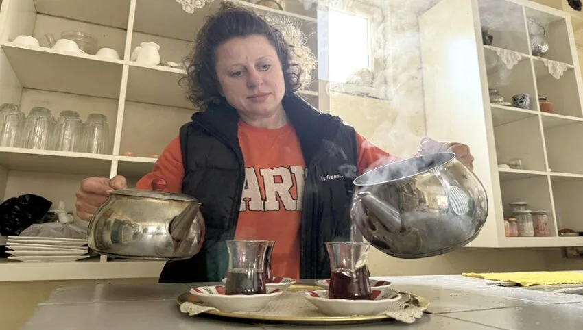 Kahveci Seval çalışma azmiyle çevresine örnek oluyor