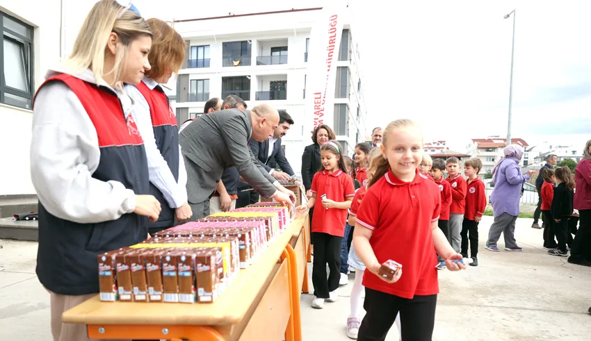 Kırklareli’nde okullarda öğrencilere süt dağıtıldı