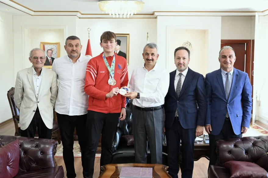 Edirne Valisi Sezer, dünya ikincisi sporcuyu kabul etti