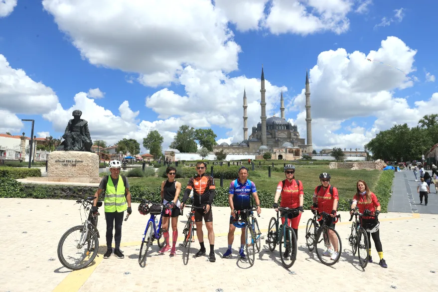 Bulgaristan’dan “vefa turu”na çıkan bisikletçiler Edirne’ye ulaştı