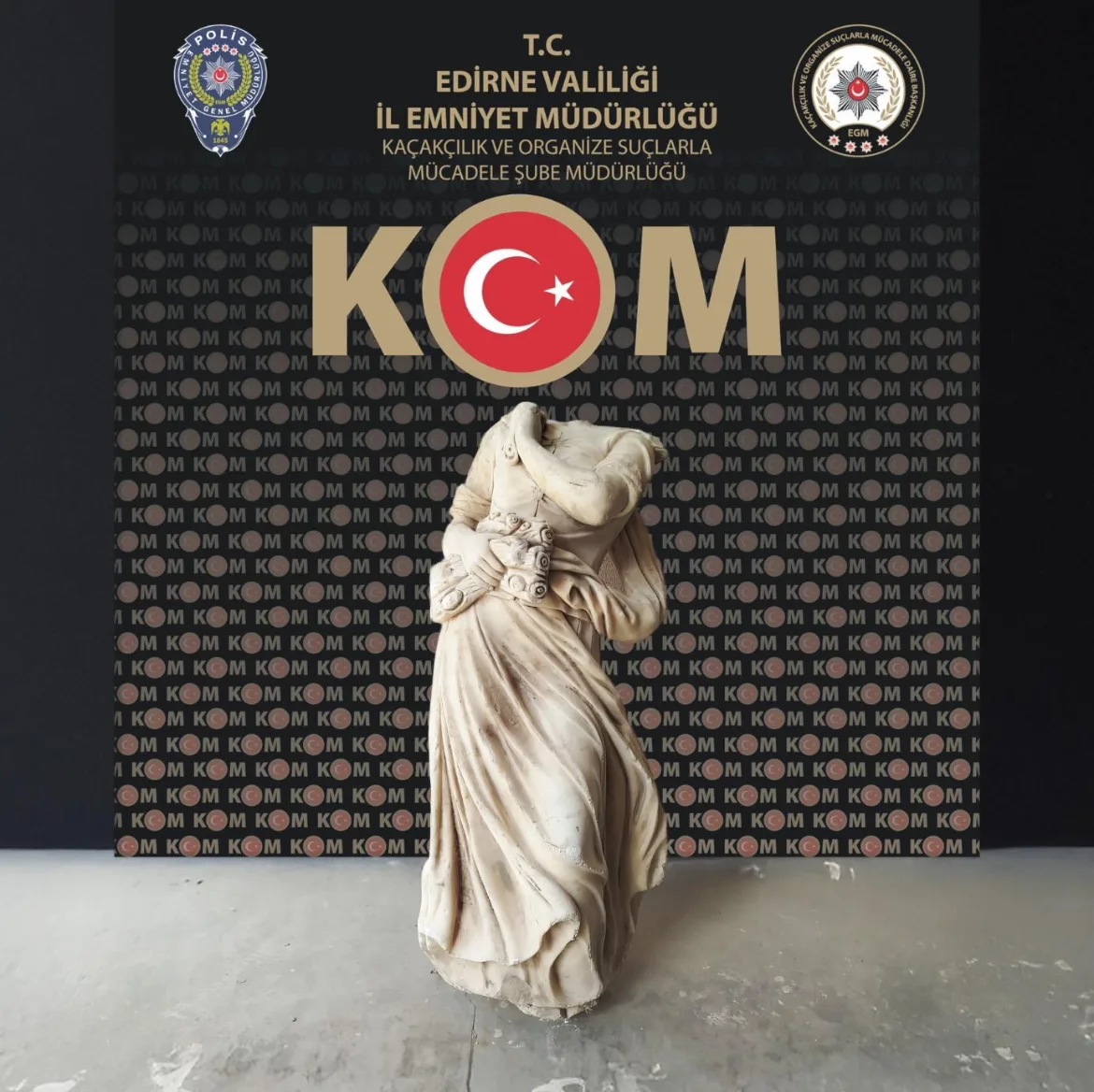 Edirne’de otomobilin bagajında neoklasik döneme ait kadın heykeli ele geçirdi