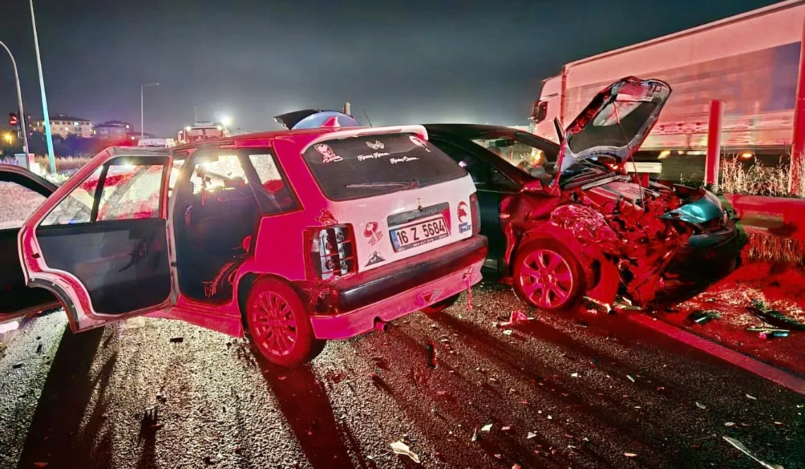 Tekirdağ’da iki otomobilin çarpıştığı kazada 4 kişi yaralandı