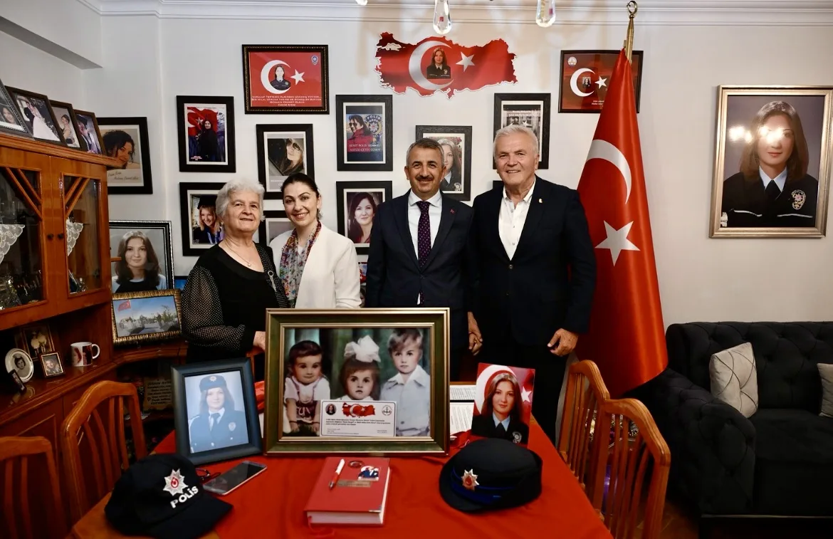 Edirne Valisi Sezer, şehit ailesini ziyaret etti