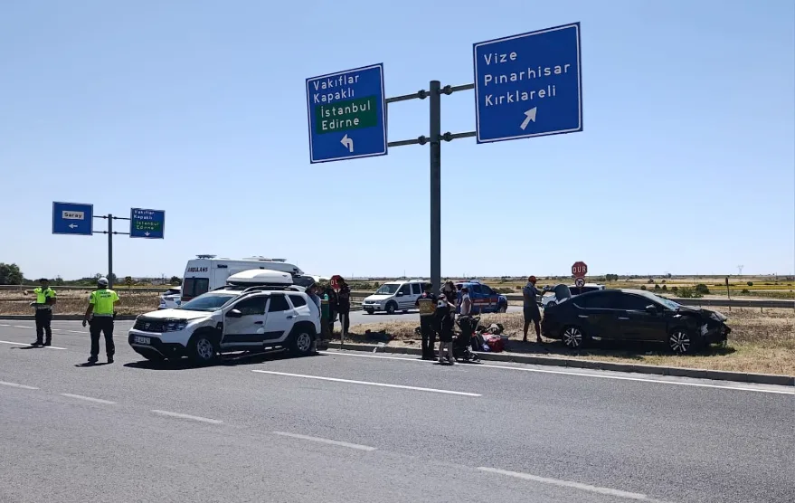 Tekirdağ’da iki otomobil çarpıştı, 9 kişi yaralandı