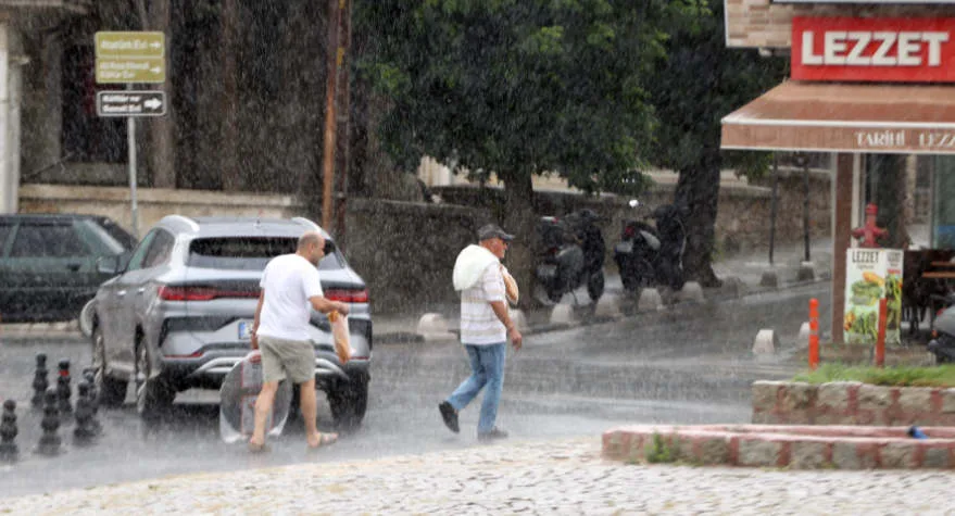 Kırklareli’nde sağanak hava sıcaklığını düşürdü