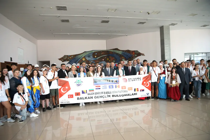 Balkan ülkelerinden öğrencileri buluşturan yaz kampı Edirne’de başladı