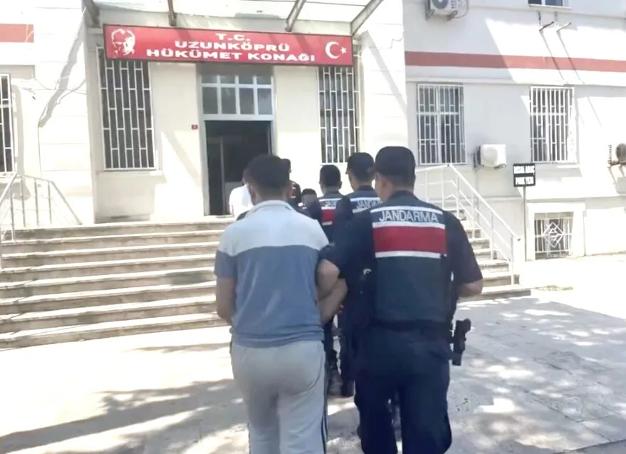 Edirne dahil 20 ilde FETÖ’ye darbe