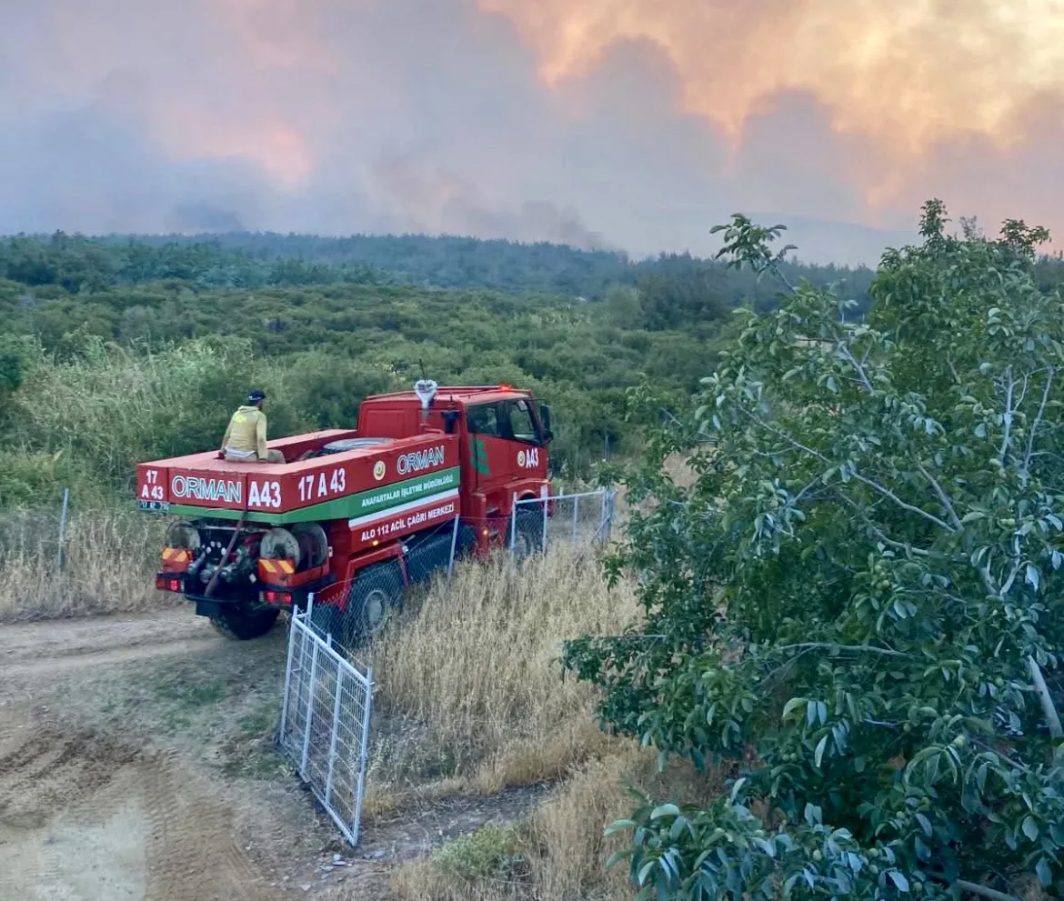 Edirne Belediyesi’nden Şarköy’deki orman yangına destek