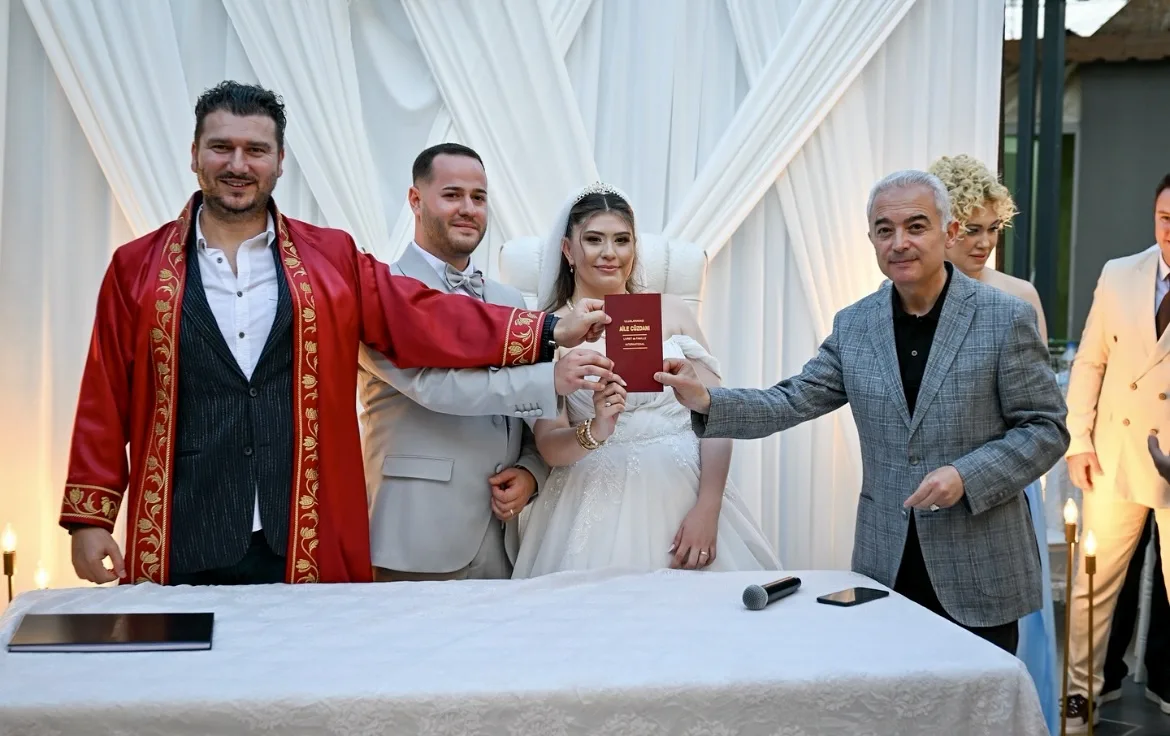 Kırklareli Valisi Turan nikah şahitliği yaptı