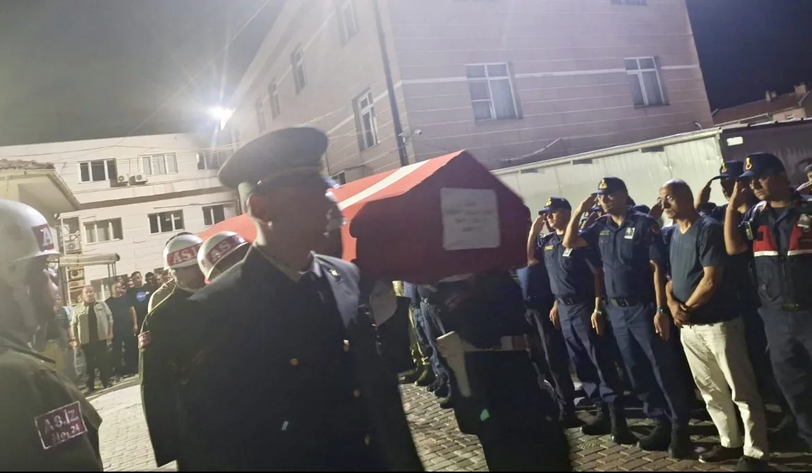 Şehit Uzman Çavuş Çakır’ın naaşı memleketine uğurlandı