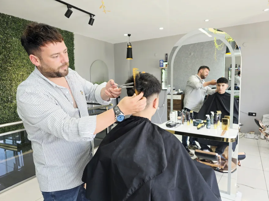 Babadan devraldığı kuaförlükte 30 yıllık yolculuk