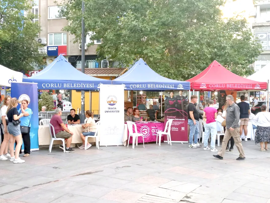 Trakya Üniversitesi, Çorlu ve Çanakkale’de aday öğrencilerle buluştu