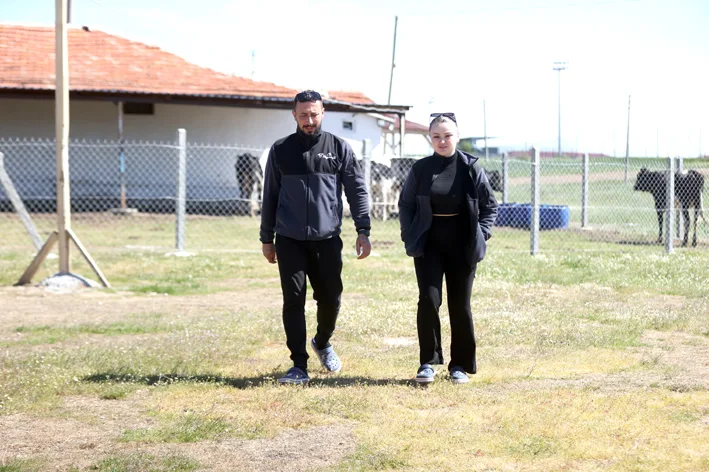Besici cift 2 - Belçika’dan Kırklareli’ne gelen çift, devlet desteğiyle besiciliğe başladı