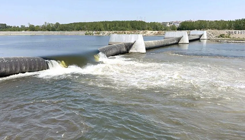Edirne’deki hidroelektrik santralinden Meriç Nehri’ne su salındı