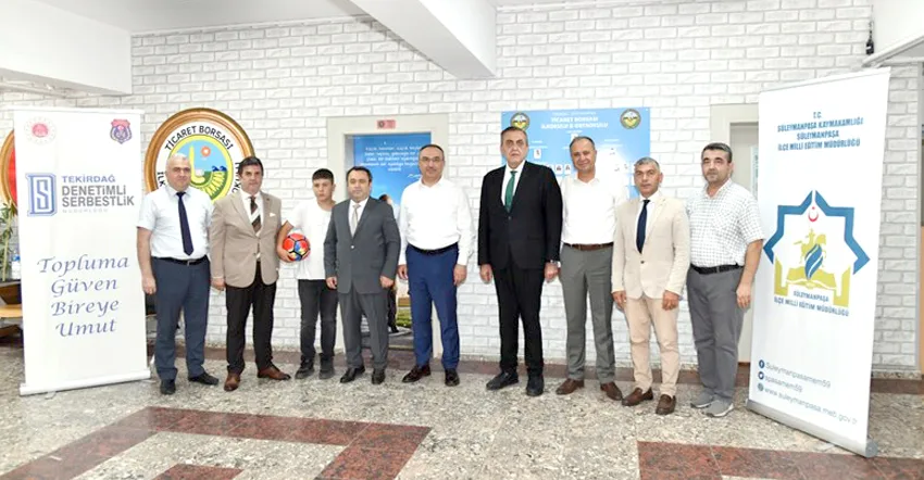 Tekirdağ’da okulların boyasını yükümlü ve hükümlüler yapıyor