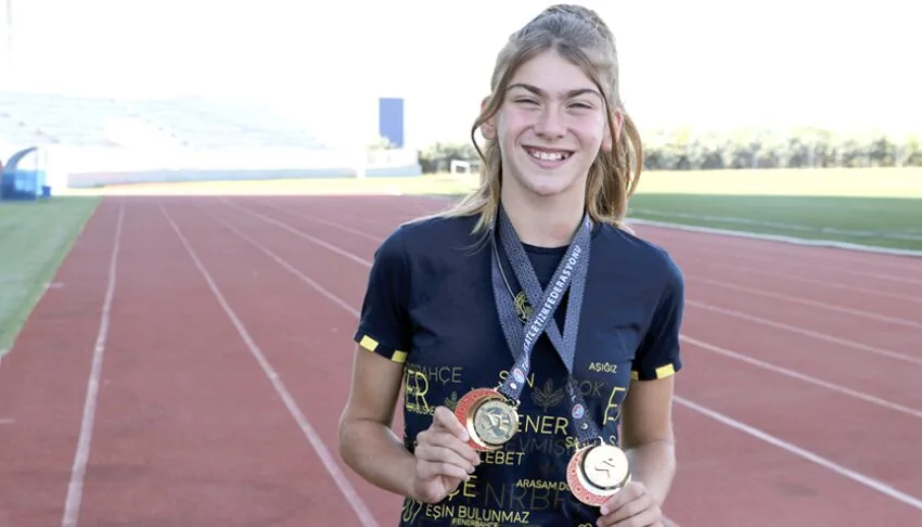 Genç sporcu Ada atletizmde 2 yılda 8 madalya kazandı