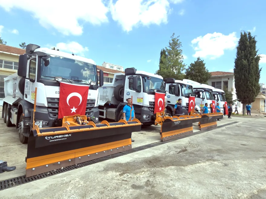 Edirne’de yangın tankerleri ve yeni araçlar hizmete sunuldu
