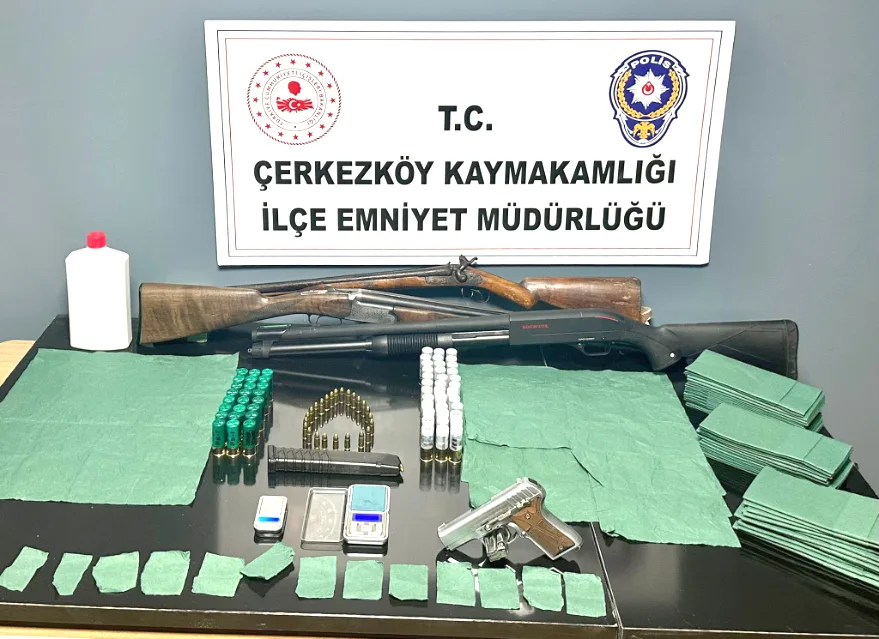 Tekirdağ’da ruhsatsız silah ve uyuşturucu operasyonu
