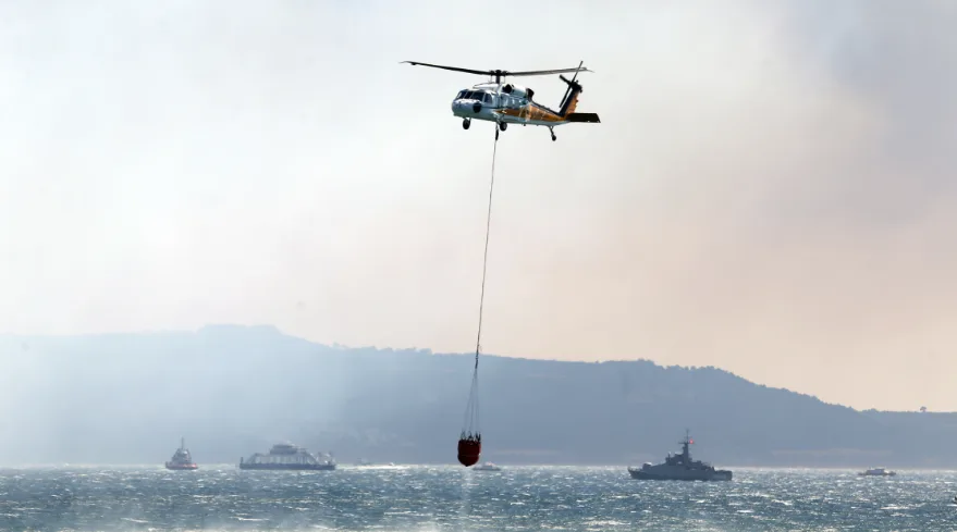 AA 20250811 38801646 38801644 CANAKKALEDE CIKAN ORMAN YANGININA MUDAHALE EDILIYOR - Çanakkale alev alev: Yangına müdahale sürüyor
