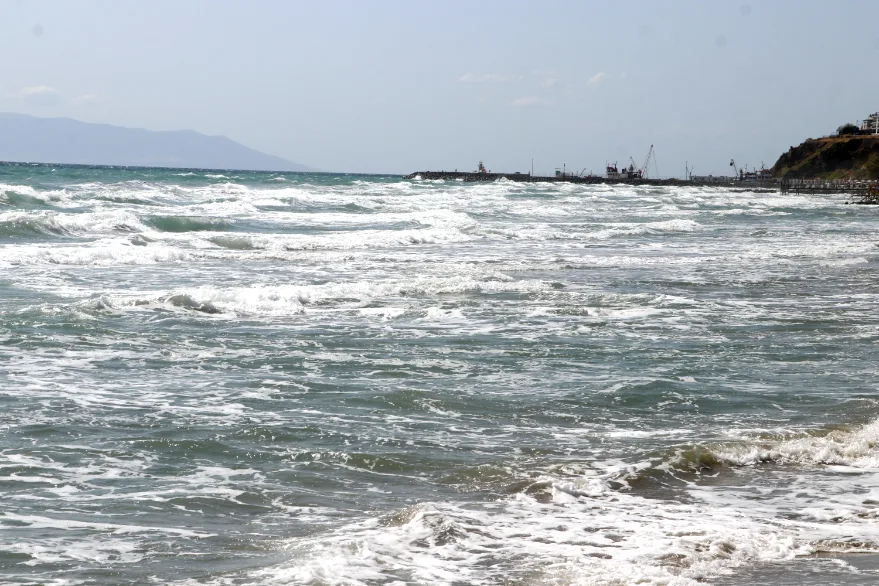 Tekirdağ’da poyraz 3 gündür deniz ulaşımını olumsuz etkiliyor