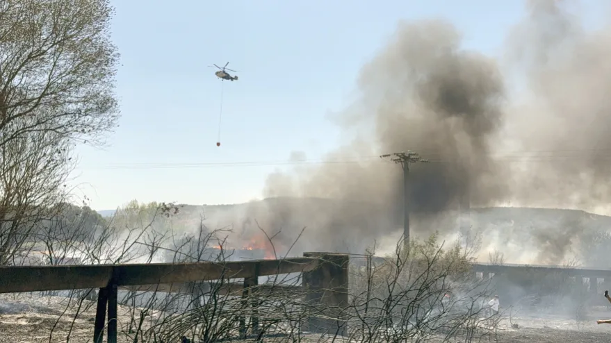 Çanakkale’deki anız yangını havadan ve karadan müdahale ile söndürüldü