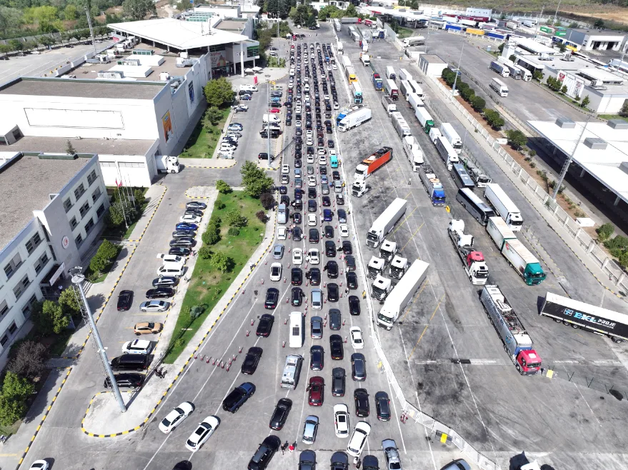 Yıllık izin bitti, gurbetçiler anavatana veda ediyor