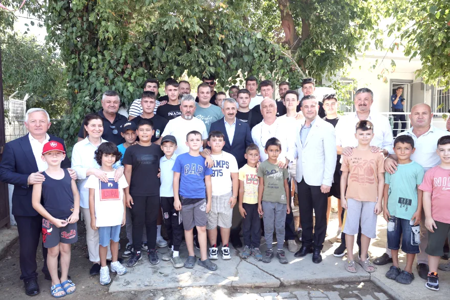 AA 20250821 38885582 38885579 VALI SEZERIN COCUK PARKI SOZU MINIK GULCEYI VE KOY COCUKLARINI SEVINDIRDI - Vali Sezer’in “çocuk parkı” sözü minik Gülce’yi ve köy çocuklarını sevindirdi