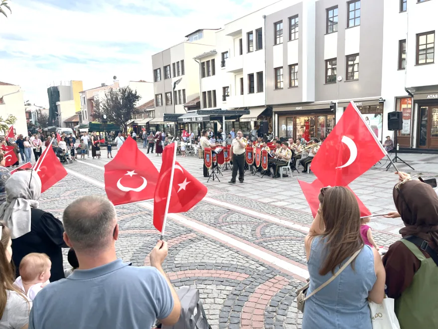 Edirne’de askeri bandodan Zafer Bayramı konseri